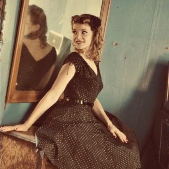 Meet your Posher, April - Picture 4 of 8